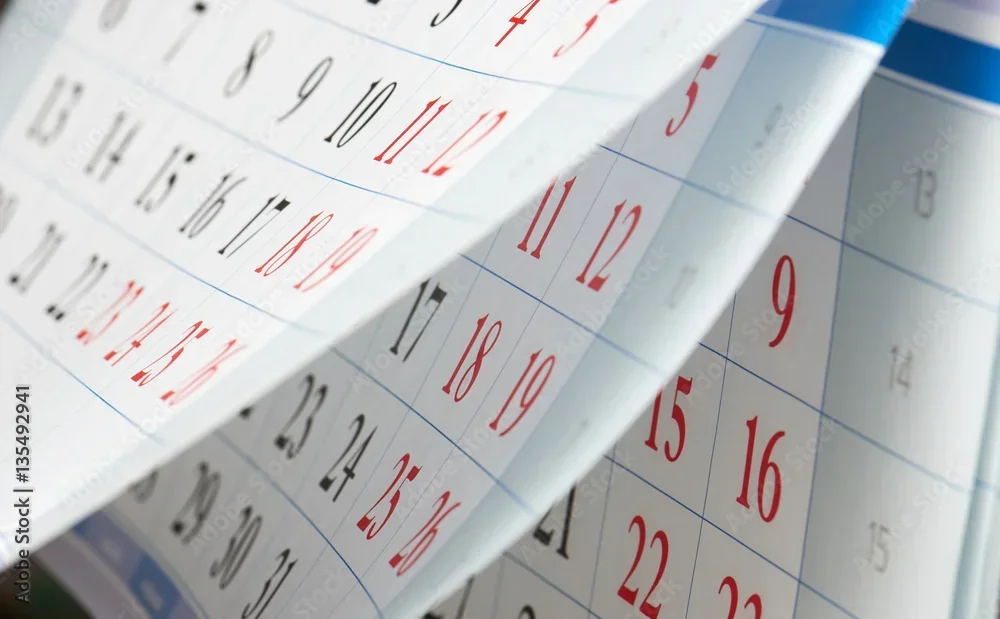Pages d’un calendrier qui défilent